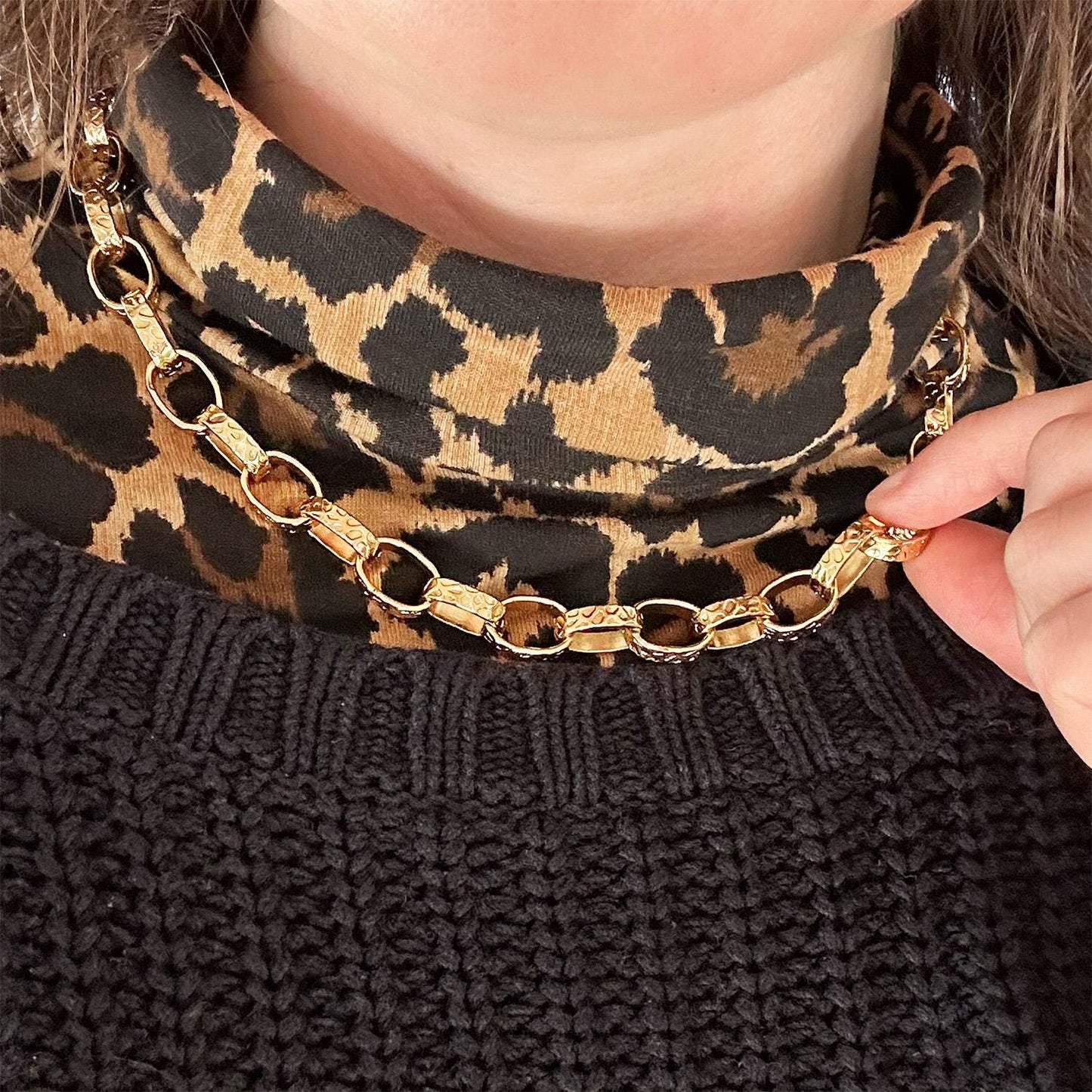 Womens Vintage Oscar De La Renta Stamped Gold 18 Inch Textured Link Necklace