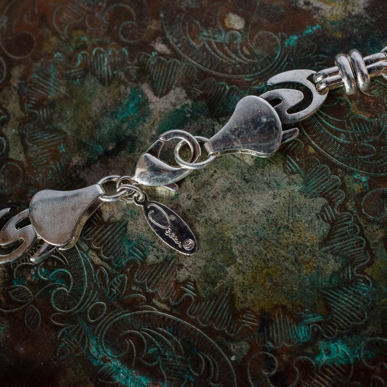 Vintage Oscar de la Renta Signature Logo Necklace White Gold Silver - Limited Stock - Never Worn