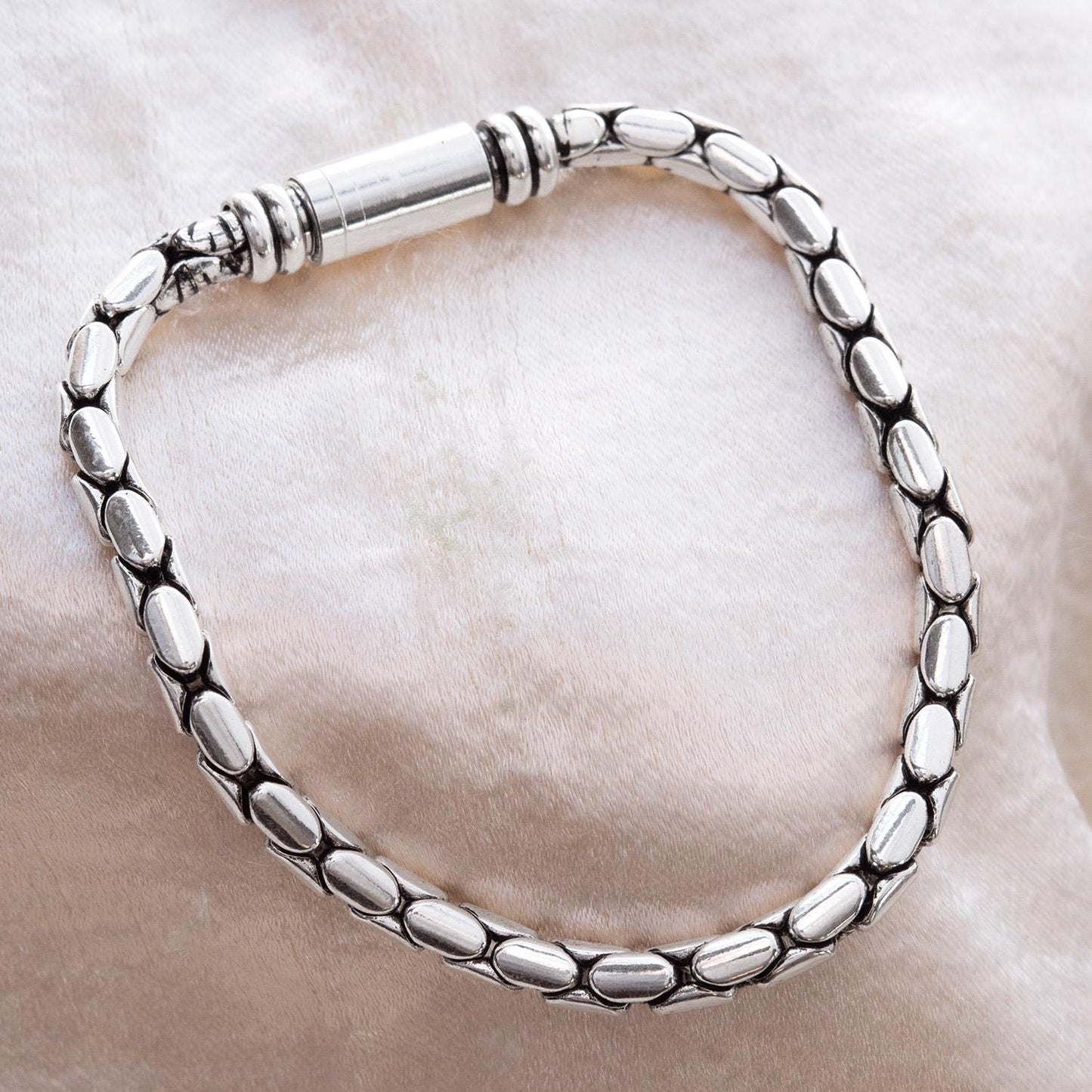 Vintage Oscar De La Renta 7.5" Antiqued White Gold Tone Bracelet Bracelets Jewelry Handmade Antique Designer for Women Magnetic Clasp