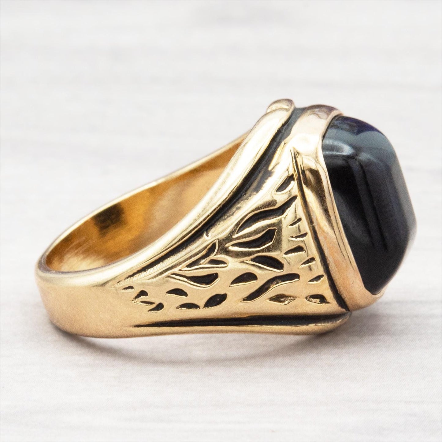 Vintage Ring 1980s Mens Black Onyx 18kt Gold Electroplated Ring Unisex Jewelry Gift for Men Dad Husband Father's Day Gift Men's Rings