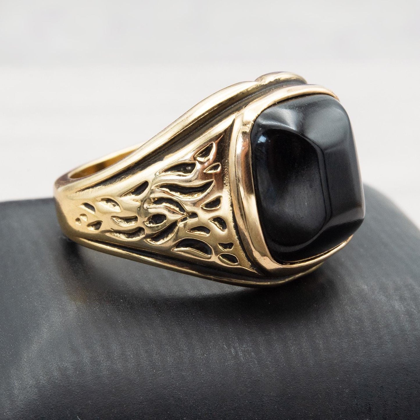 Vintage Ring 1980s Mens Black Onyx 18kt Gold Electroplated Ring Unisex Jewelry Gift for Men Dad Husband Father's Day Gift Men's Rings