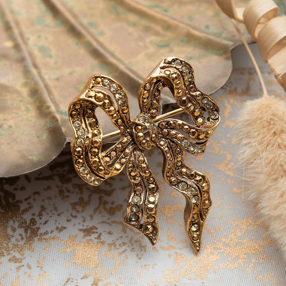 Vintage Oscar de la Renta Bow Brooch Gold Pin Luxury Designer Jewelry Womans Antique Estate Jewelry