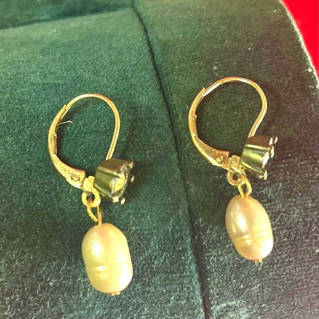 Vintage Earrings Oscar De La Renta 14 kt Gold, Genuine Fresh Water
