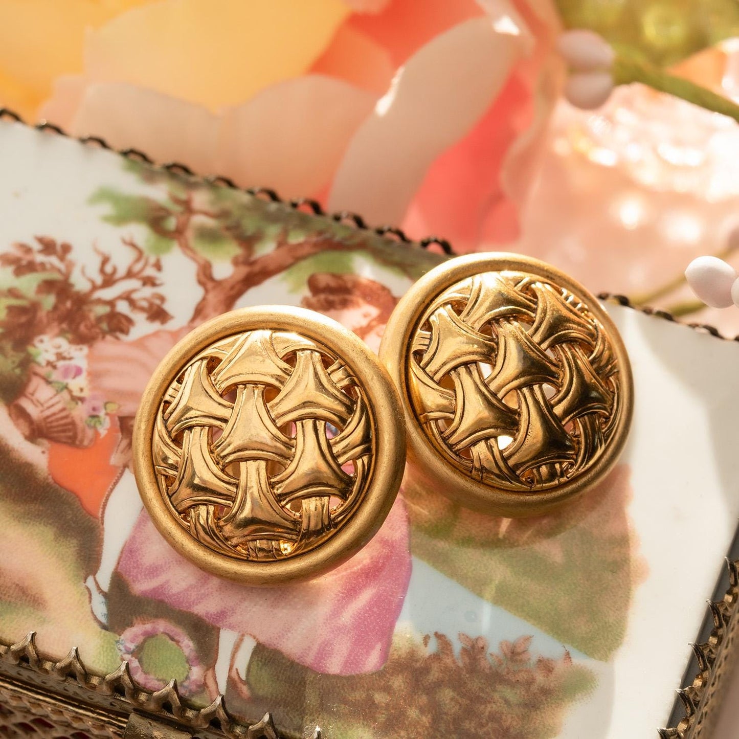 Vintage Oscar de la Renta Gold Plated Clip Earrings Womens Button Gold Earrings Classic Designer Earrings Gift for Women Mom Grandma Antique