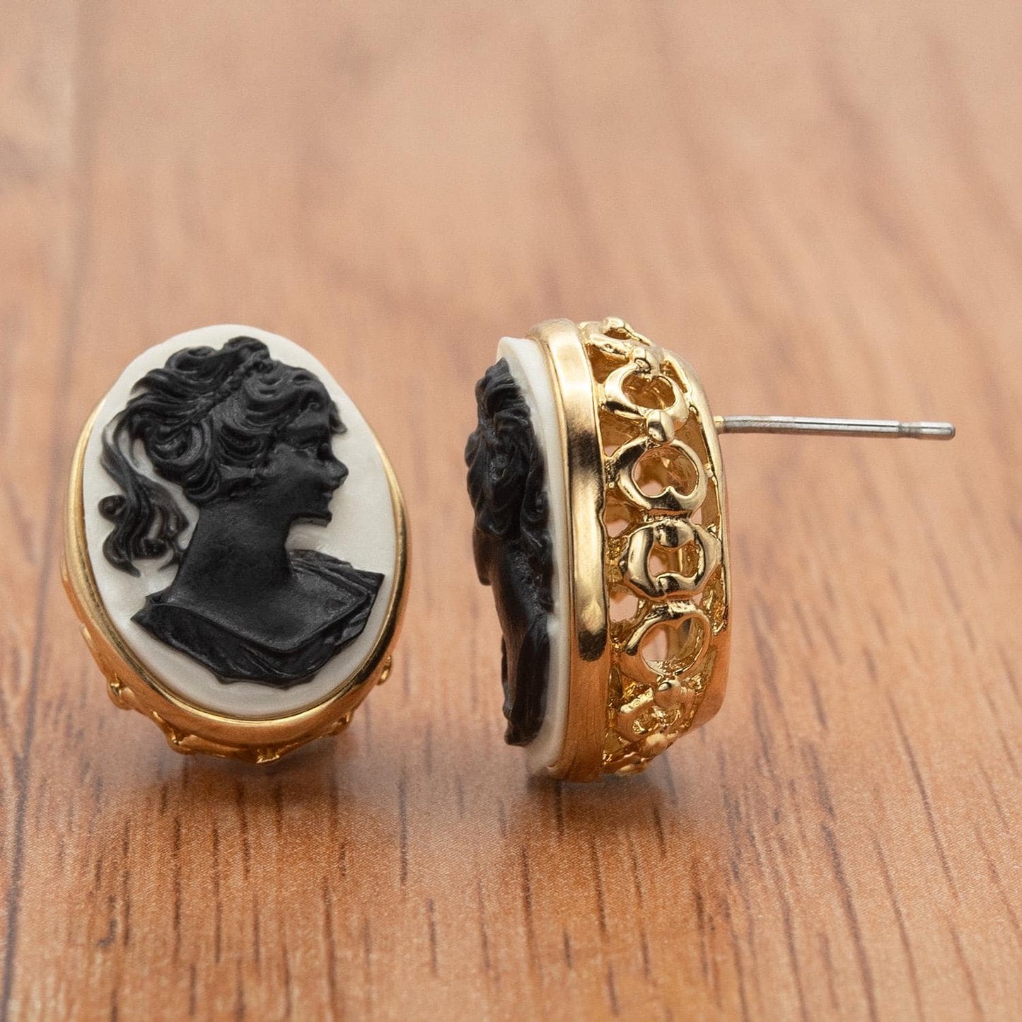 Women's Vintage Cameo Earrings Black on White Bead Gold Electroplated Setting 3/4" Oval