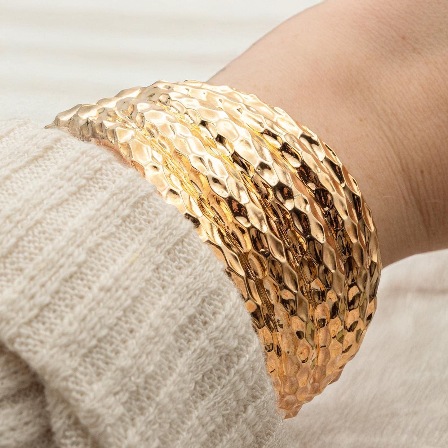 Vintage Hammered Gold Bangle Bracelet 1990s Bold Wide Statement Cuff Hinged Gold Plated Bracelet Bracelets Jewelry Antique for Women