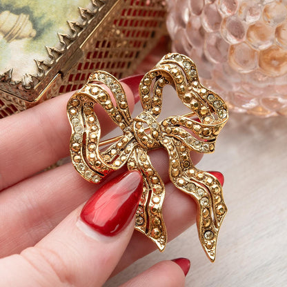 Vintage Oscar de la Renta Bow Brooch Gold Pin Luxury Designer Jewelry Womans Antique Estate Jewelry