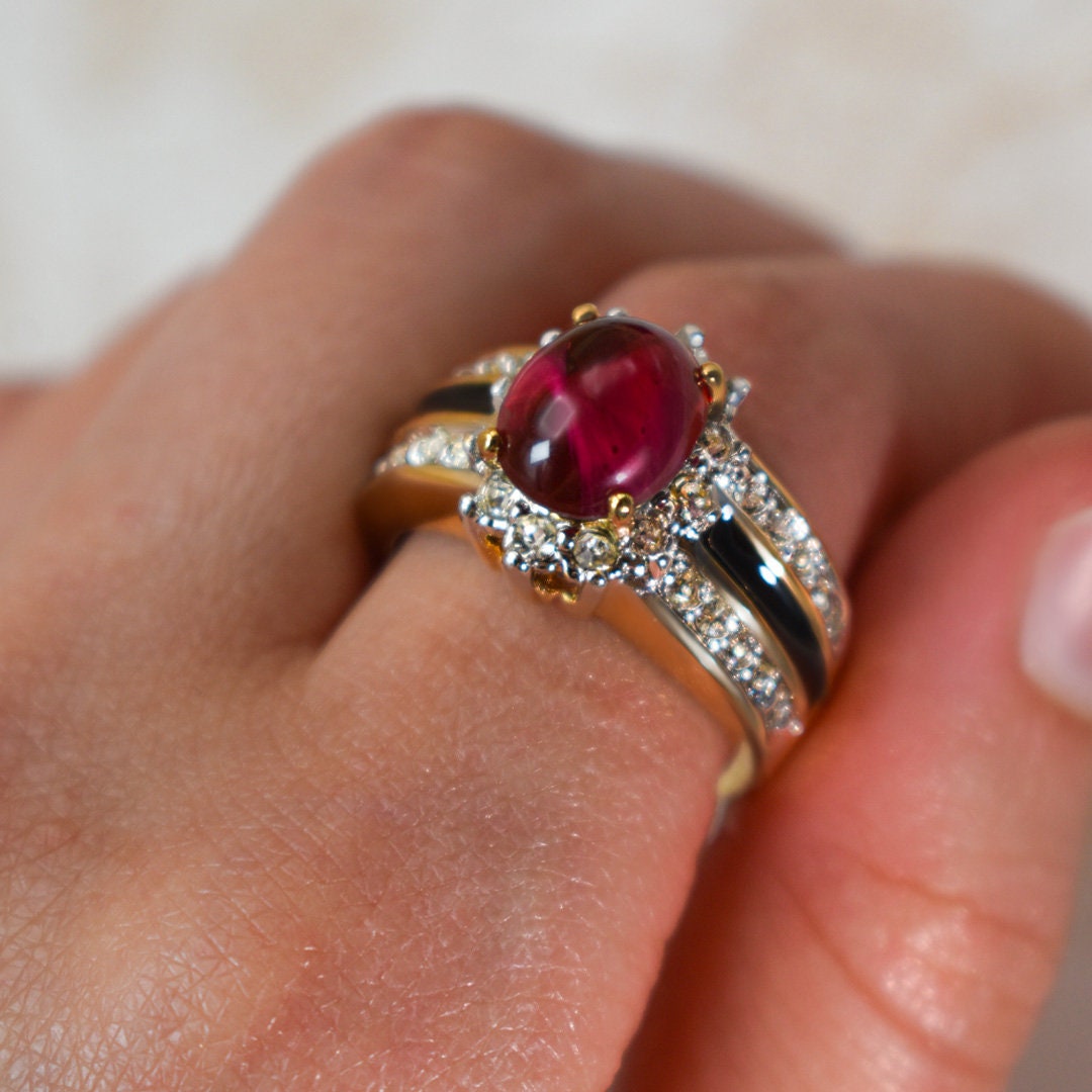 Vintage Ring 1980s Ruby Cabochon Crystal Stone Surrounded by Clear Crystals and Black Enamel Womens Antique Ring