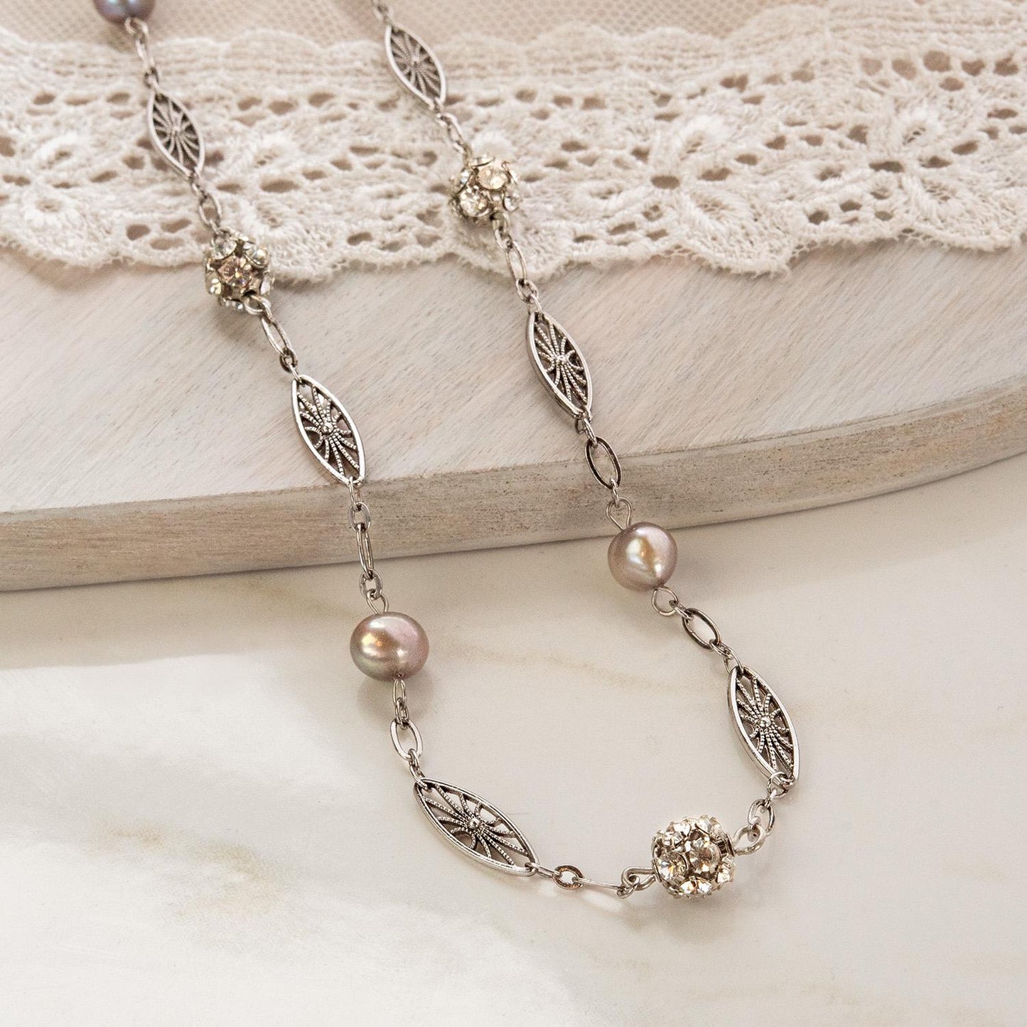 Women's Vintage Oscar De La Renta Freshwater Pearl Necklace White Gold Plated Dangle Jewelry