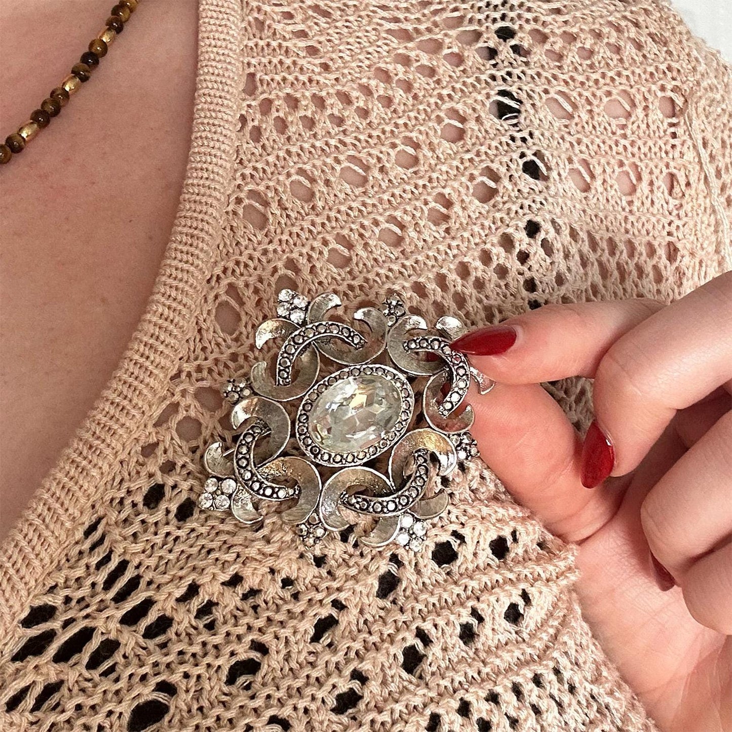 Vintage Oscar de la Renta Brooch White Gold Pin Luxury Designer Jewelry Austrian Crystals Womans Antique Estate Jewelry