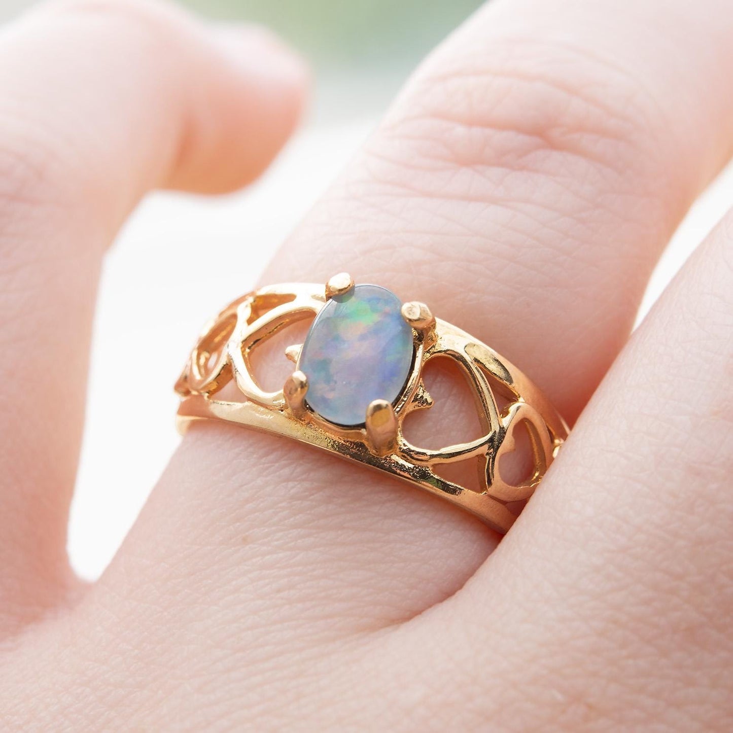 Vintage Ring Retro Design Ring 18k Gold Electroplated Antique Jewelry for Women Heart Cutout Band Gold