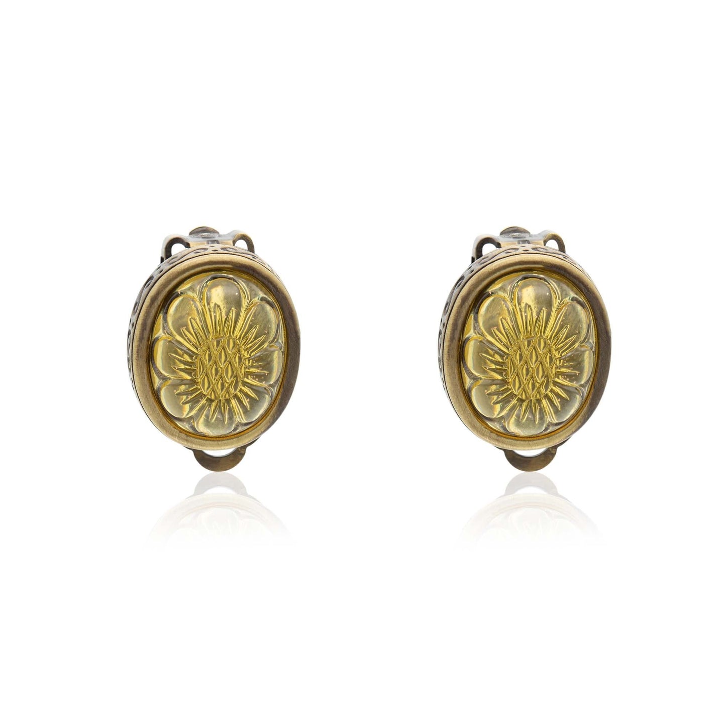 Vintage Earrings Oscar de la Renta Clip Earrings Gold withFlower Imprint Bead OSE-140-C