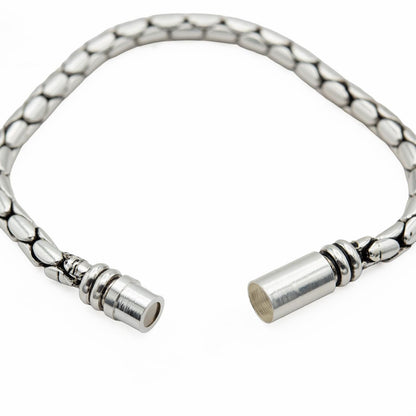 Vintage Oscar De La Renta 7.5" Antiqued White Gold Tone Bracelet Bracelets Jewelry Handmade Antique Designer for Women Magnetic Clasp