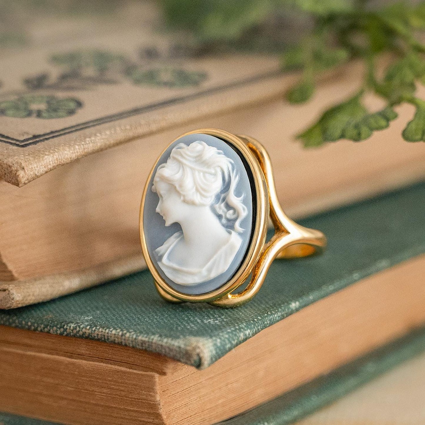 Womens Vintage White Silhouette on Light Blue Cameo Bead Ring 18kt Yellow Gold Electroplated