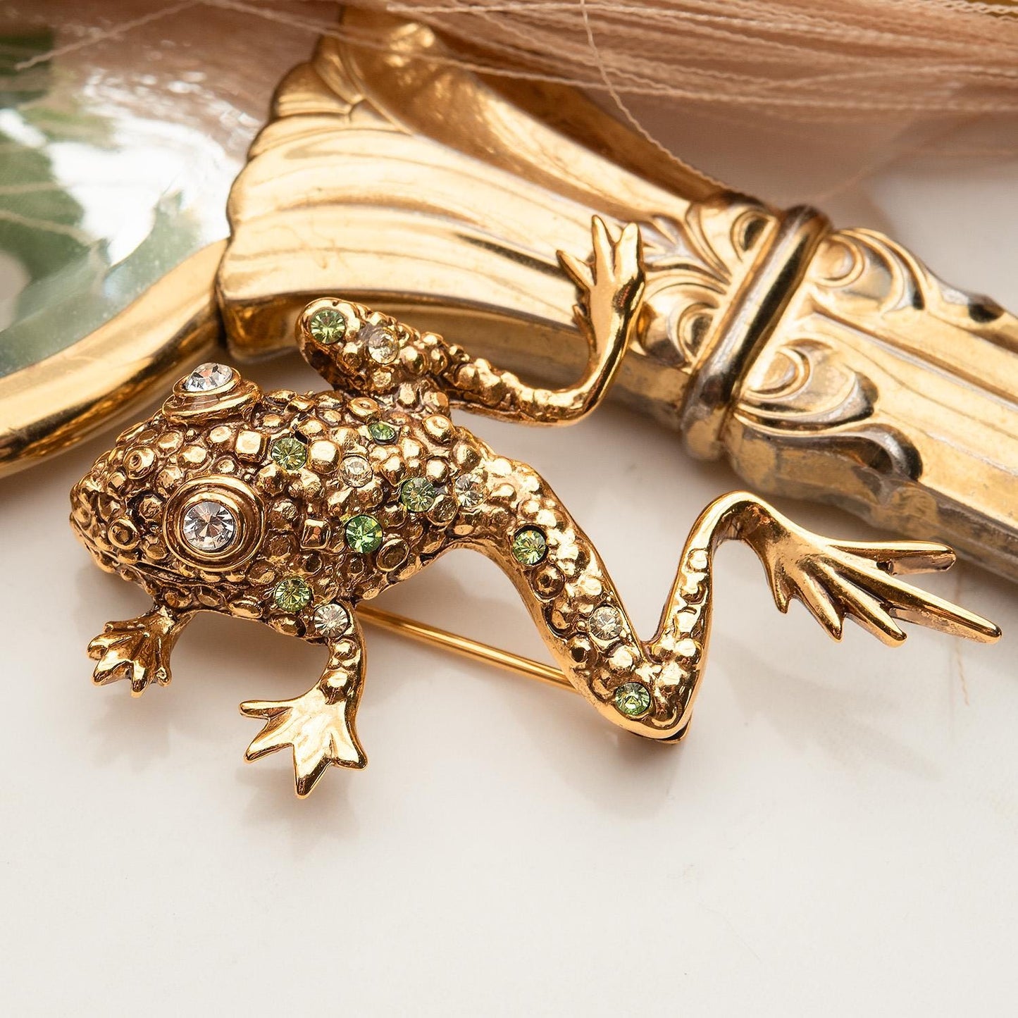 Vintage Oscar de la Renta Fancy Frog Brooch Gold Pin Luxury Designer Jewelry Womans
