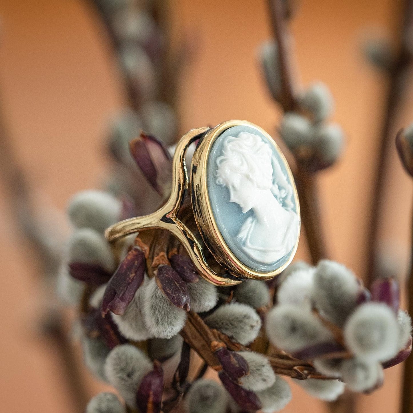 Womens Vintage White Silhouette on Light Blue Cameo Bead Ring 18kt Yellow Gold Electroplated