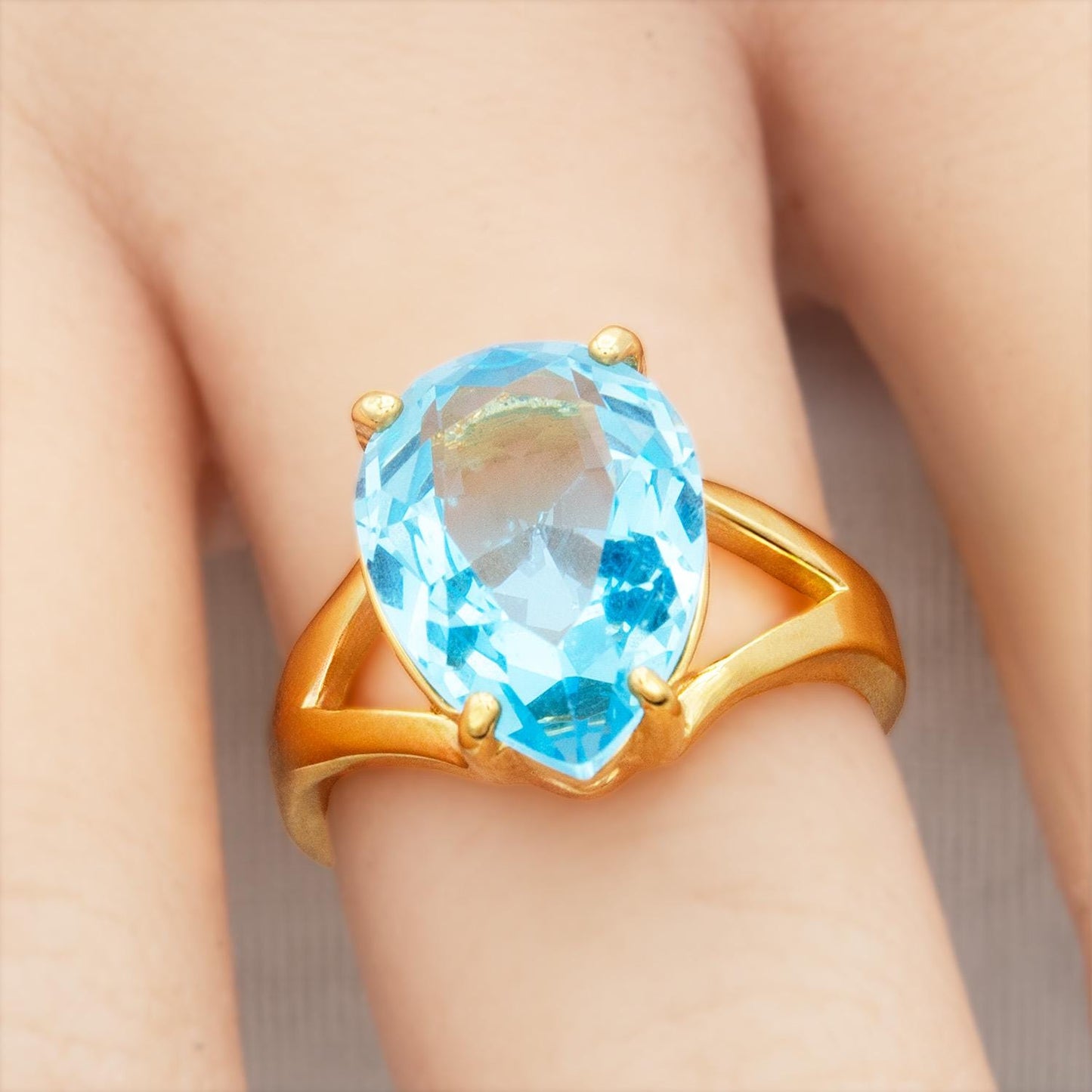 Vintage 1980s Austrian Crystal Cocktail Ring Women's 18k Gold Electroplated Made in USA March Birsthstone Statement Ring Blue