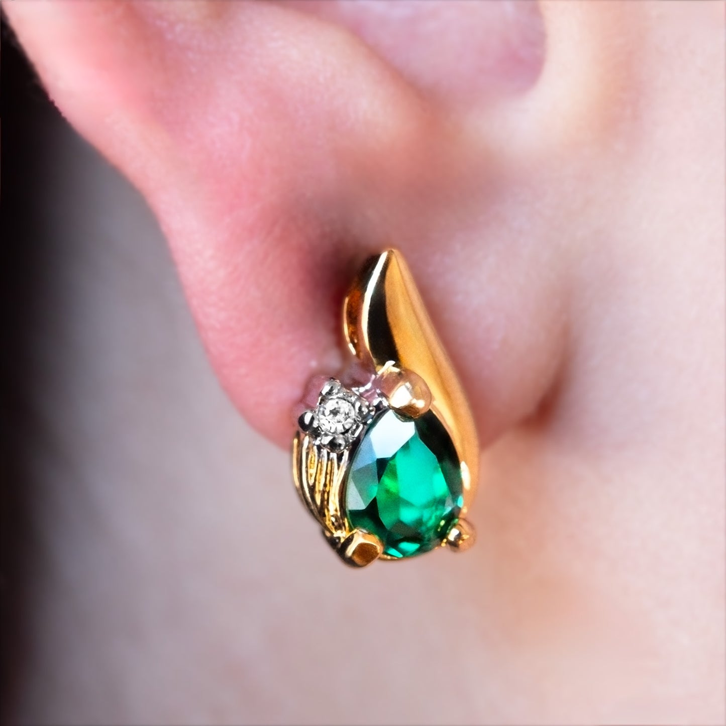 Vintage 18k Gold Electroplated Emerald Green Cubic Zirconia Post Earrings