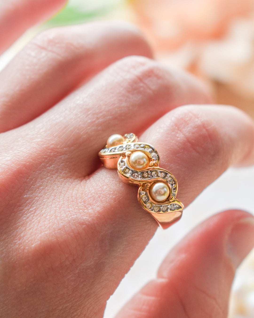 Women's Vintage Ring Pearl or Multi Color Emerald, Sapphire, Ruby Crystal Cocktail Band Ring