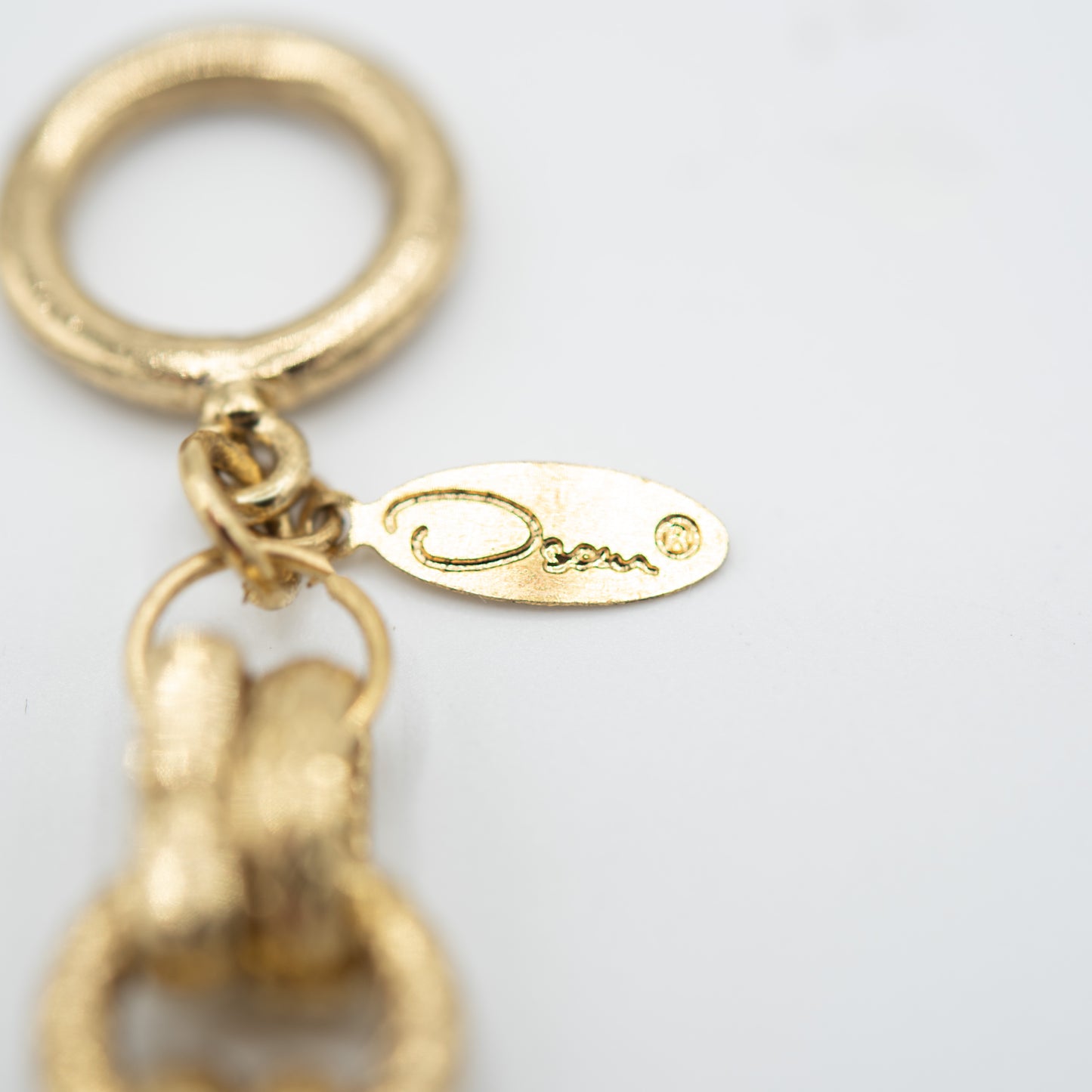 Vintage Oscar De La Renta Yellow or White Gold Tone 8-1/2 Inch Textured Links Bracelet