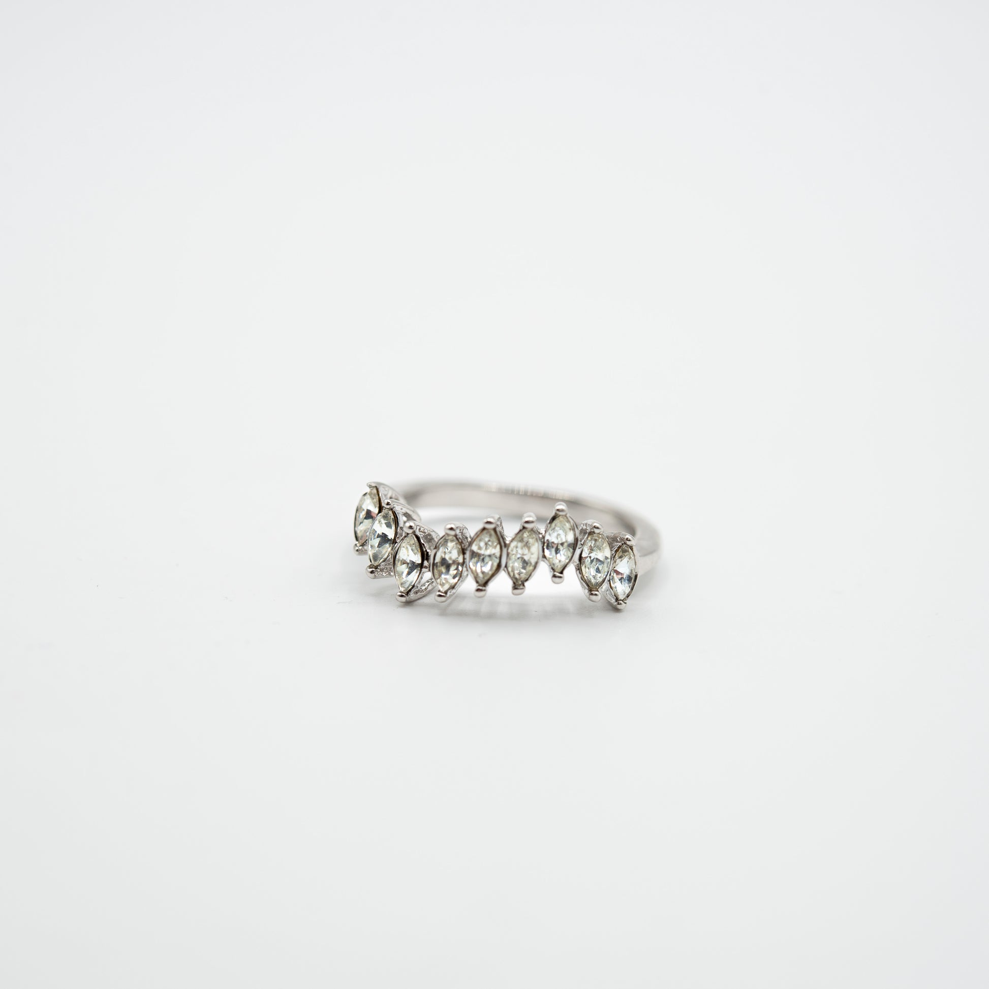 Women's Vintage 1980s Marquise Crystal Wave Band Ring – 18k White Gold Electroplated jewelry image 1