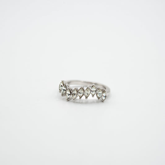 Women's Vintage 1980s Marquise Crystal Wave Band Ring – 18k White Gold Electroplated jewelry image 1