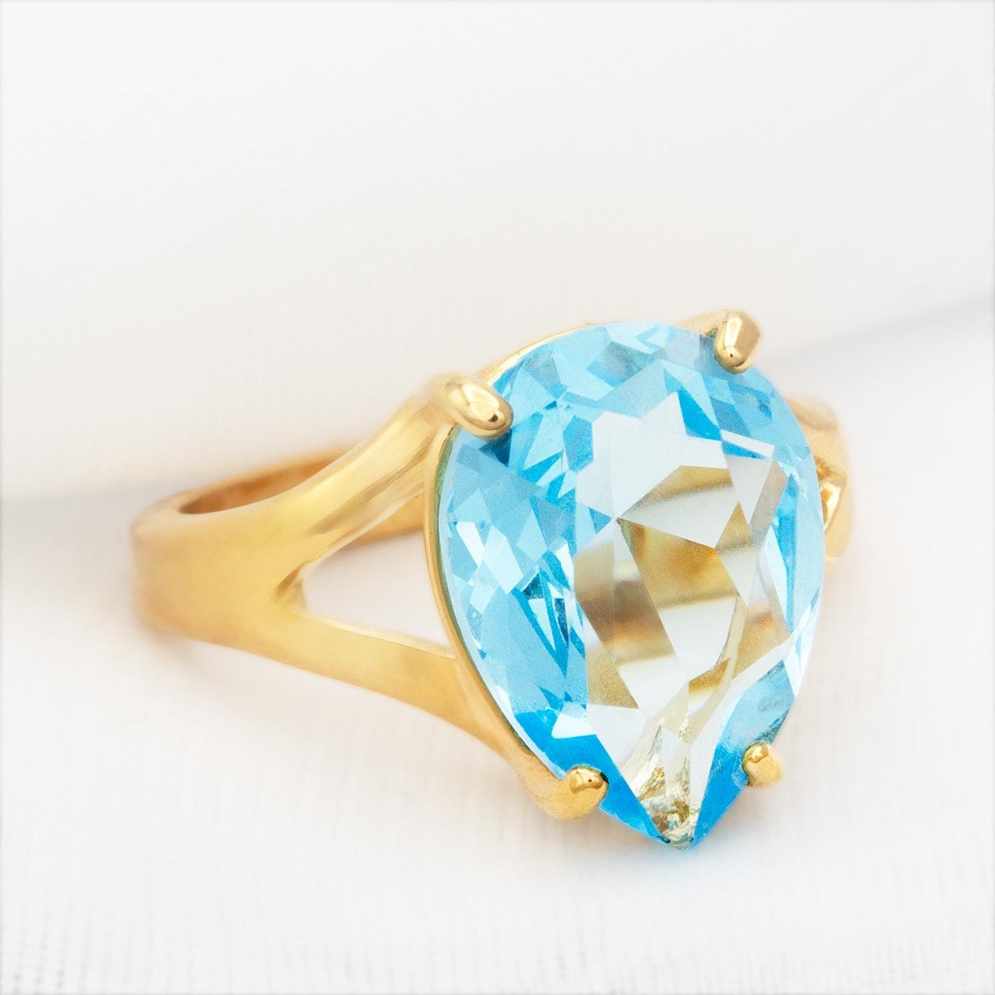 Vintage 1980s Austrian Crystal Cocktail Ring Women's 18k Gold Electroplated Made in USA March Birsthstone Statement Ring Blue