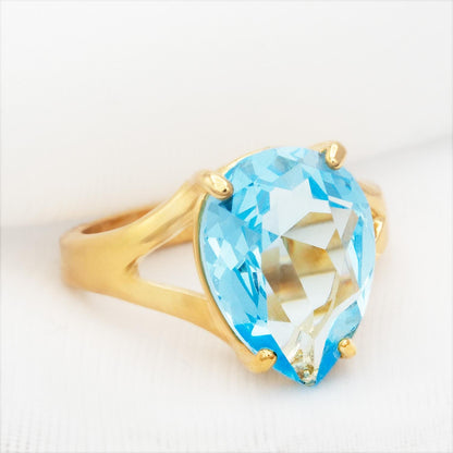 Vintage 1980s Austrian Crystal Cocktail Ring Women's 18k Gold Electroplated Made in USA March Birsthstone Statement Ring Blue