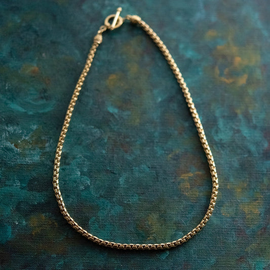 Vintage Oscar De La Renta 17 Inch Gold Tone Rounded Chain Necklace Toggle Clasp #OSN-436-G