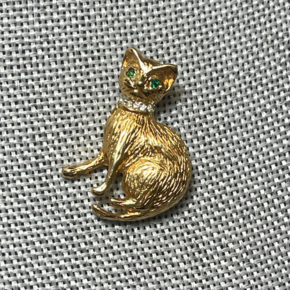 Hand Crafted Fancy Cat Pin Clear and Emerald Austrian Crystal Eyes Antique Brooch for Women Gold Plated Gift for Women Lapel Pin Kitten