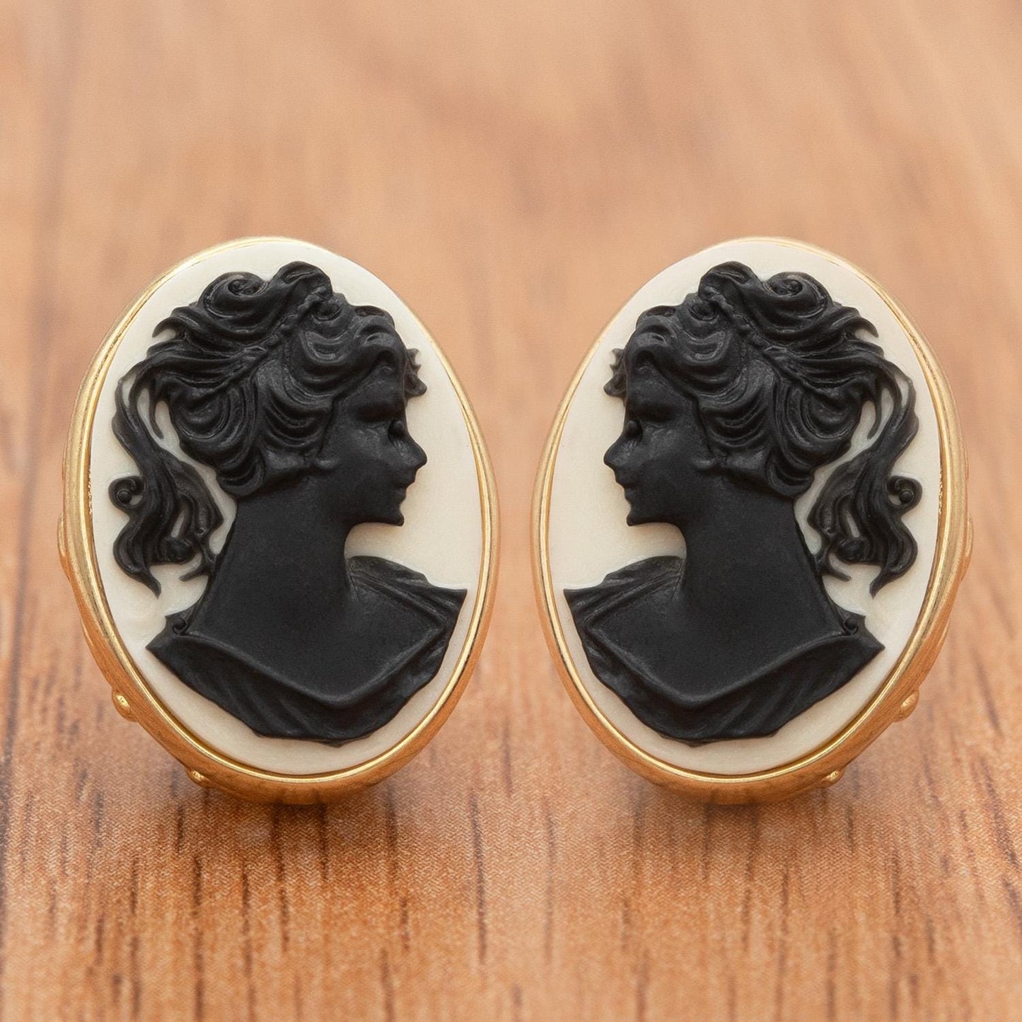 Women's Vintage Cameo Earrings Black on White Bead Gold Electroplated Setting 3/4" Oval