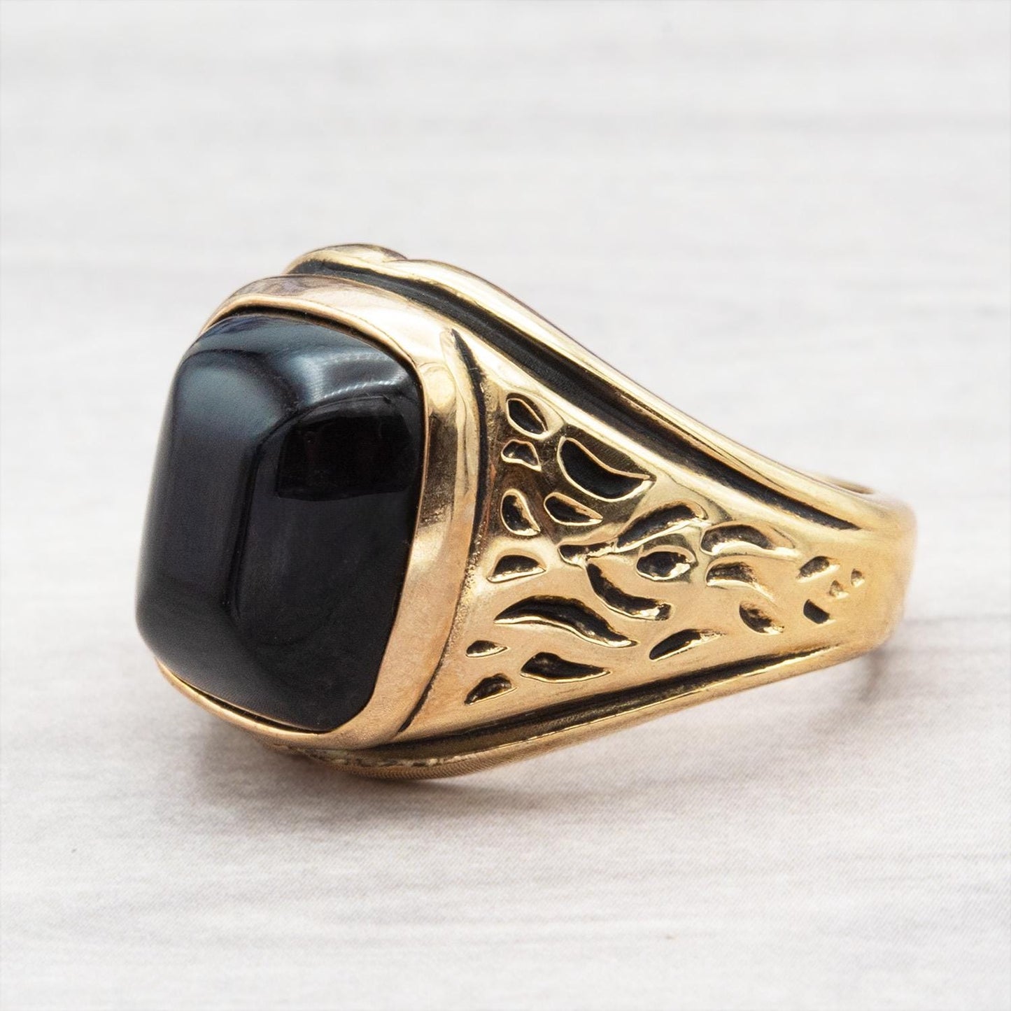 Vintage Ring 1980s Mens Black Onyx 18kt Gold Electroplated Ring Unisex Jewelry Gift for Men Dad Husband Father's Day Gift Men's Rings