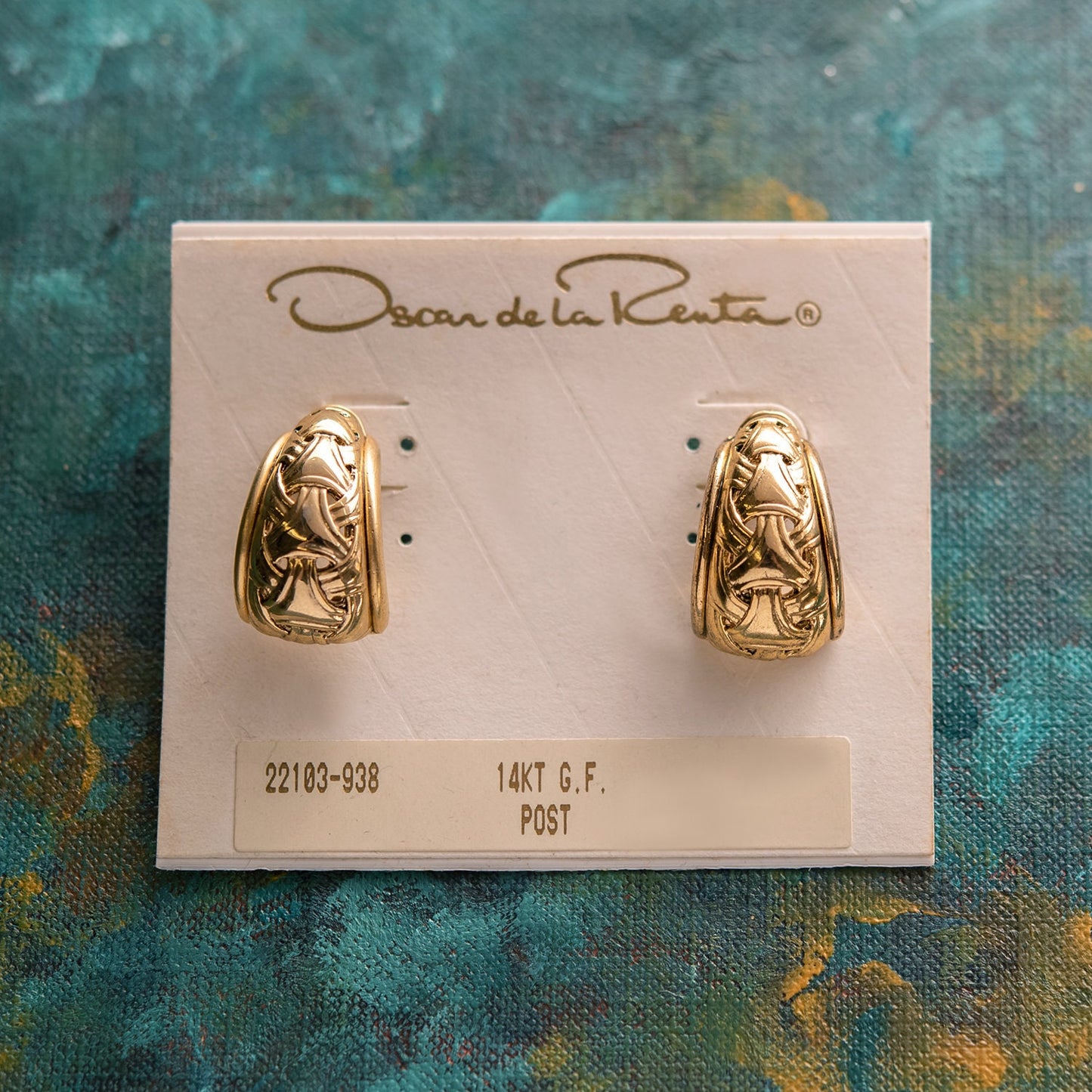 Vintage Oscar de la Renta p Earrings Gold Tone Basket Weave Design OSE-22103-PY