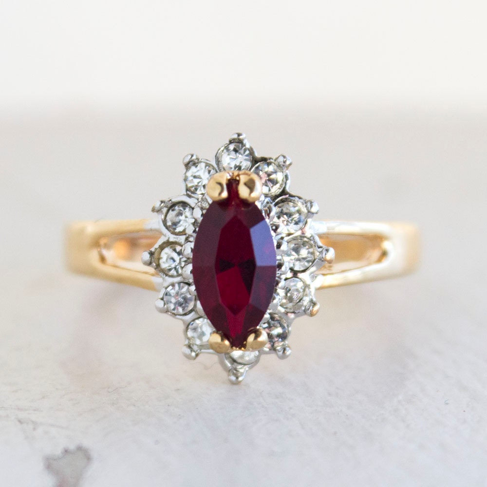Vintage 1980s Garnet and Clear Austrian Crystal 18kt Gold Electroplated Halo Ring – January Birthstone jewelry image 1