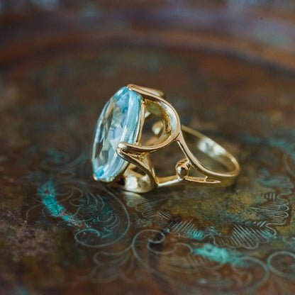 Vintage 1970s Cocktail Ring with Oval Cut Aquamarine Austrian Crystal 18k Gold Electroplated jewelry image 1