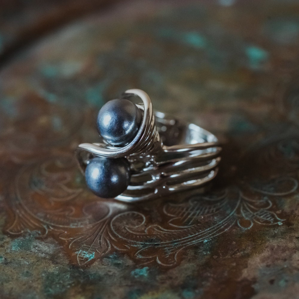 Vintage 1970s Gray Glass Pearl Bypass Ring - 18k White Gold Electroplated - Made in USA jewelry image 1