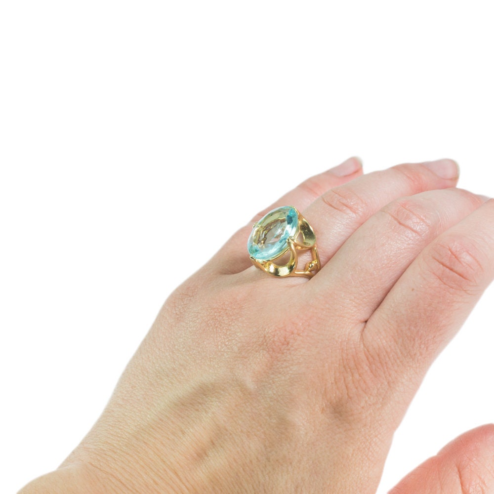 Vintage 1970s Cocktail Ring with Oval Cut Aquamarine Austrian Crystal 18k Gold Electroplated jewelry image 1