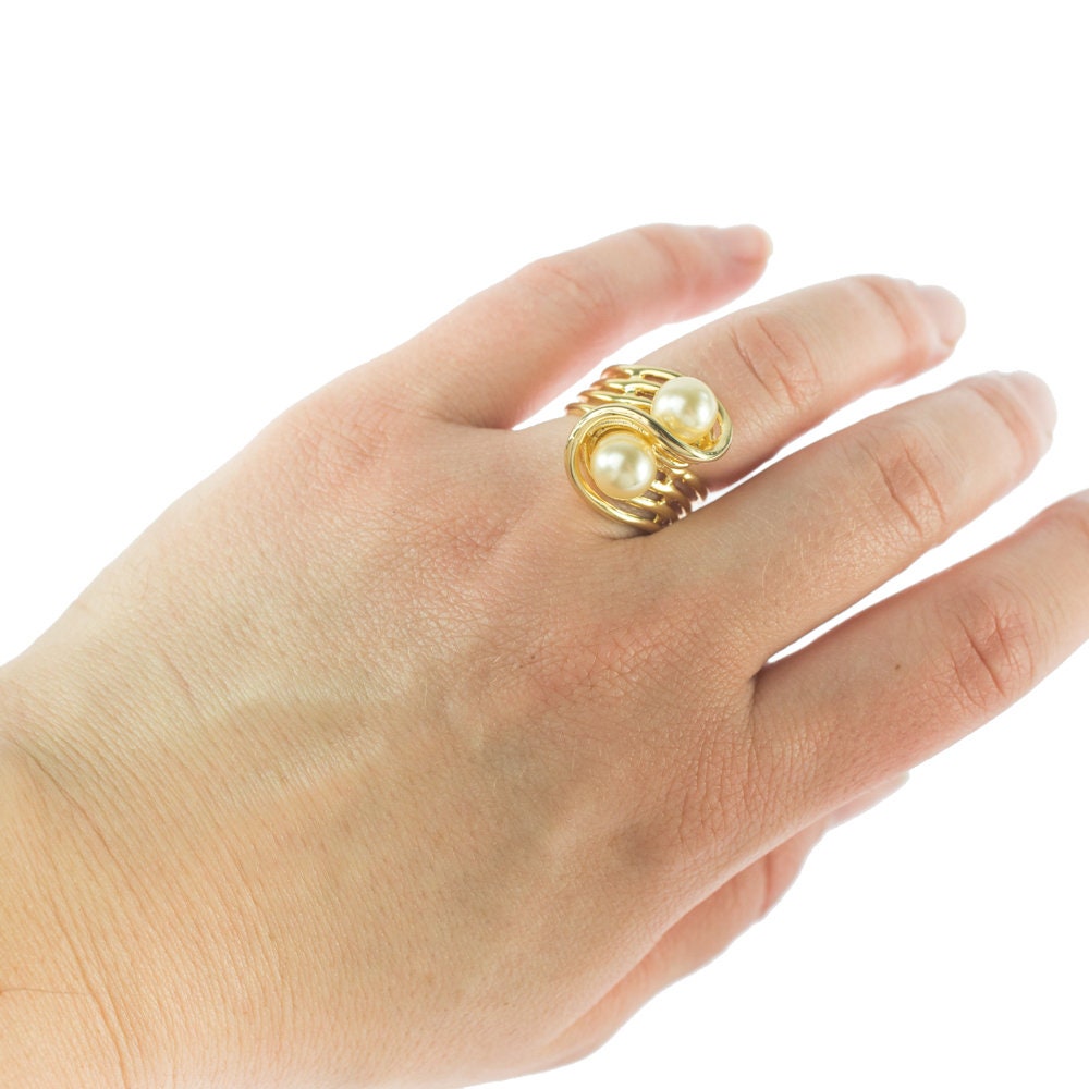 Vintage 1970s Cream Glass Pearl Bypass Ring – 18k Yellow Gold Electroplated, Made in USA jewelry image 1