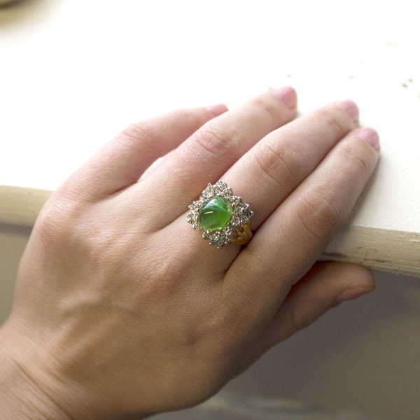 Vintage Emerald Green Crystal Cabochon & Clear Austrian Crystal Ring – 18kt Yellow Gold Electroplate jewelry image 1