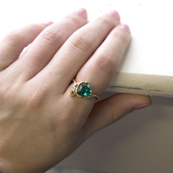 Vintage Emerald Austrian Crystal Heart Ring – 18kt Yellow Gold Electroplated – Made in USA jewelry image 1