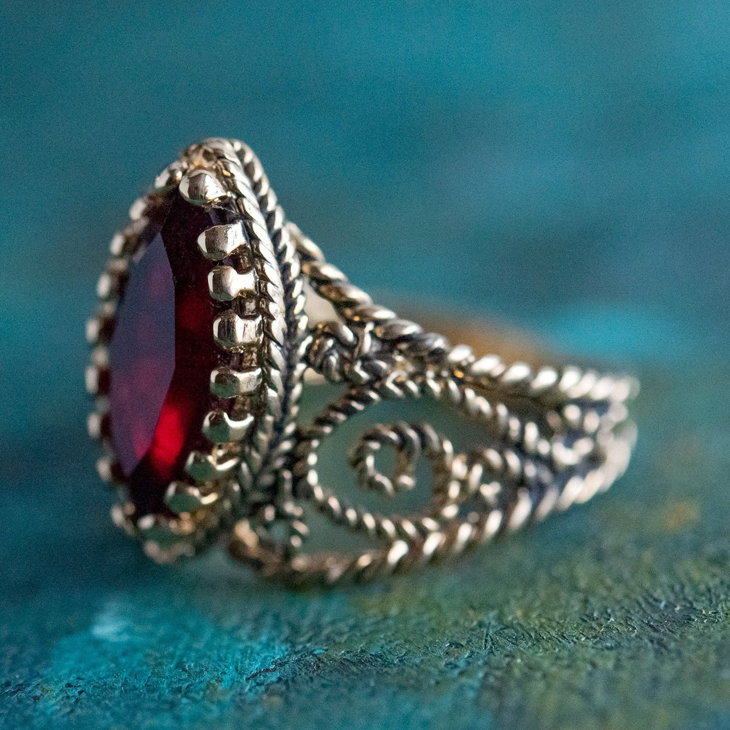 Vintage Edwardian Style Filigree Ring with Garnet Austrian Crystal – 18k Gold Electroplated jewelry image 1