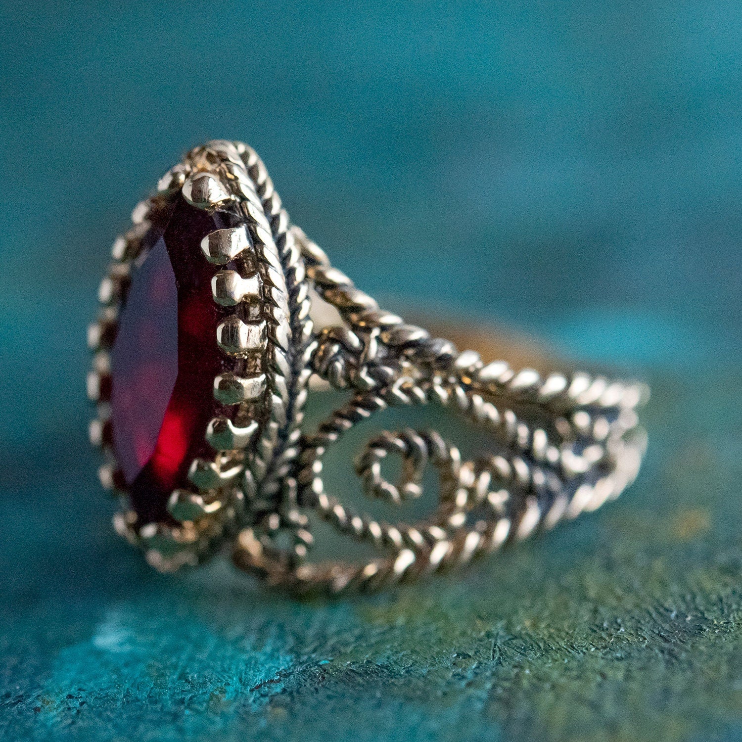 Vintage Edwardian Style Filigree Ring with Garnet Austrian Crystal – 18k Gold Electroplated jewelry image 1