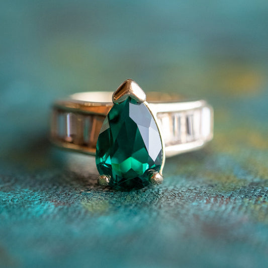 Vintage 1970s Emerald Green and Clear Austrian Crystal Cocktail Ring - 18k Yellow Gold Electroplated jewelry image 1