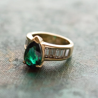 Vintage 1970s Emerald Green and Clear Austrian Crystal Cocktail Ring - 18k Yellow Gold Electroplated jewelry image 1