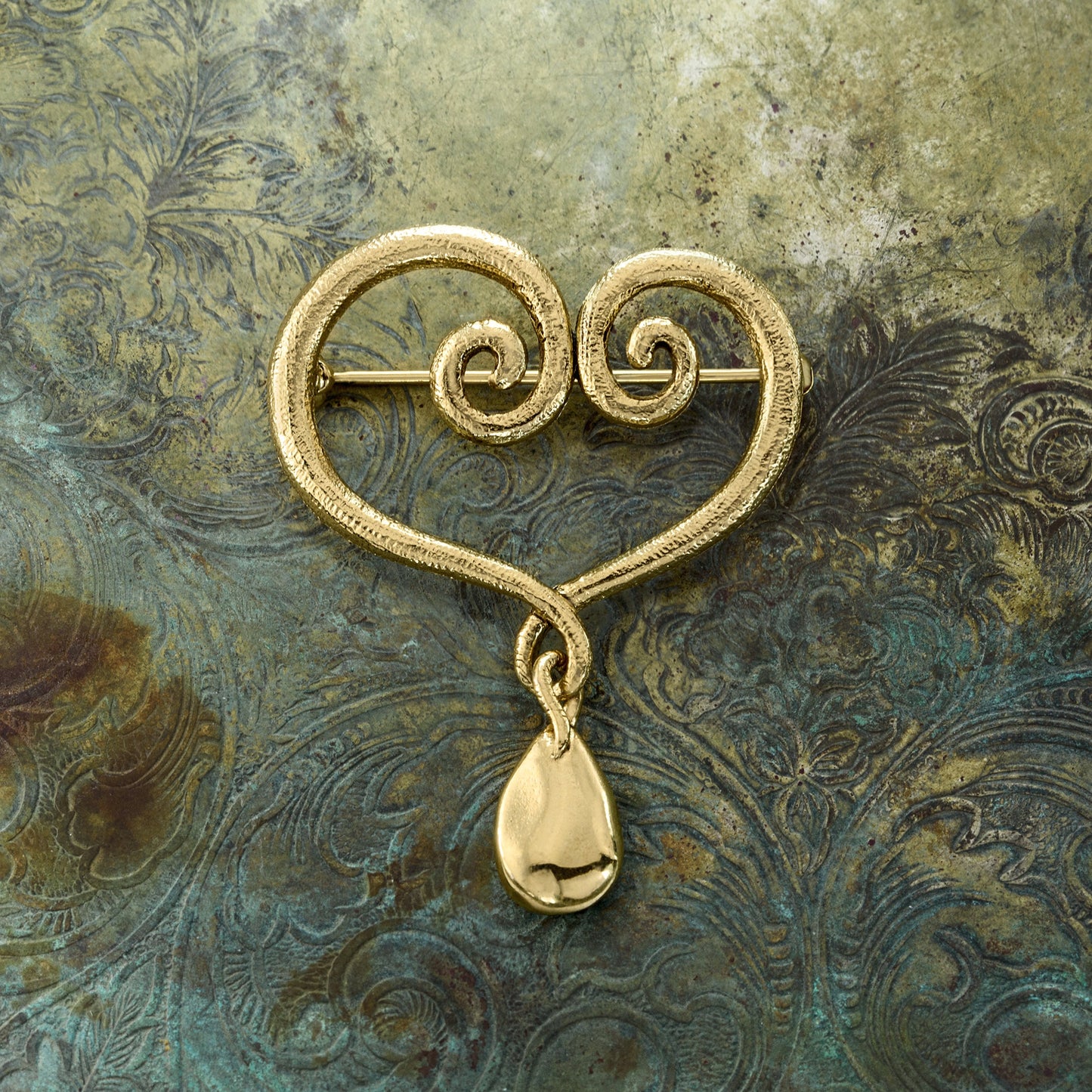 Oscar de la Renta Vintage Gold Tone Swirl Heart Brooch with Teardrop Dangle jewelry image 1