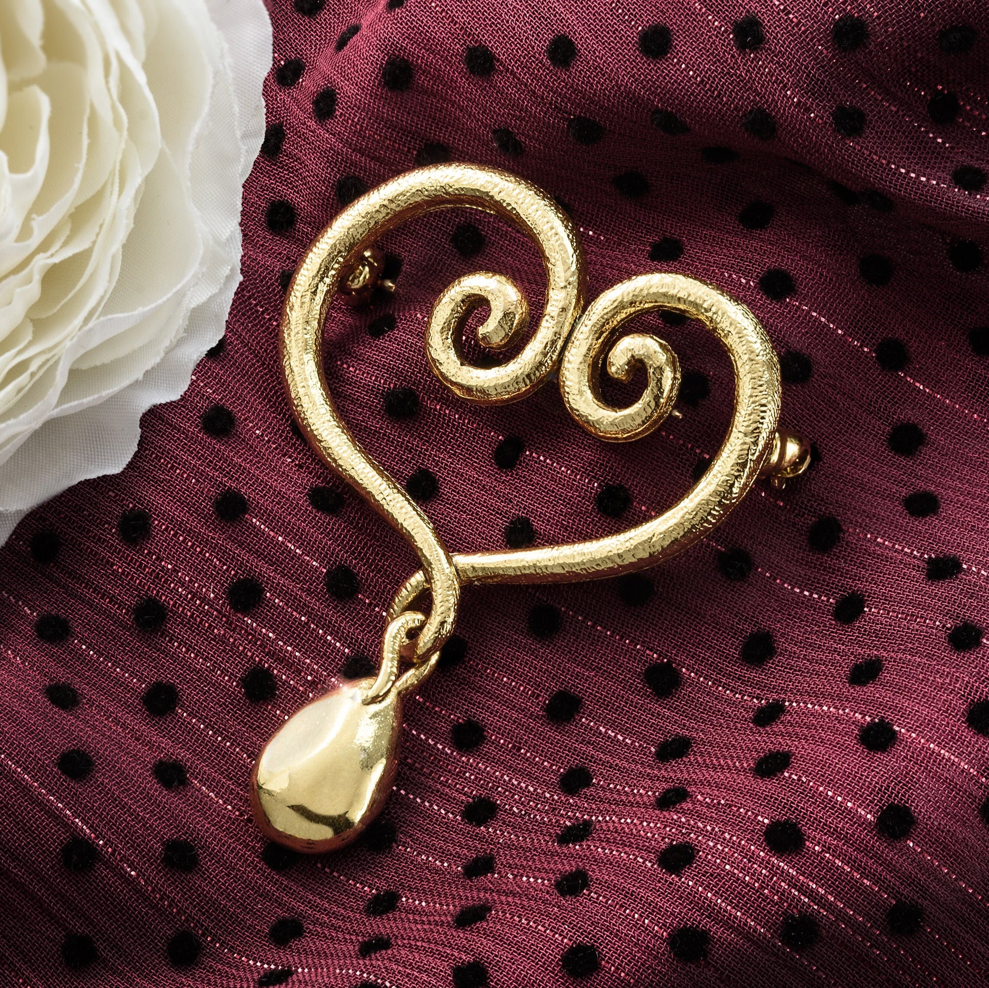 Oscar de la Renta Vintage Gold Tone Swirl Heart Brooch with Teardrop Dangle jewelry image 1
