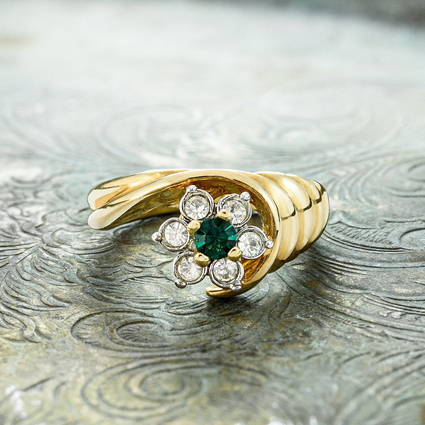 Vintage 1980s Emerald and Clear Austrian Crystal Cluster Ring - 18k Gold Electroplated jewelry image 1