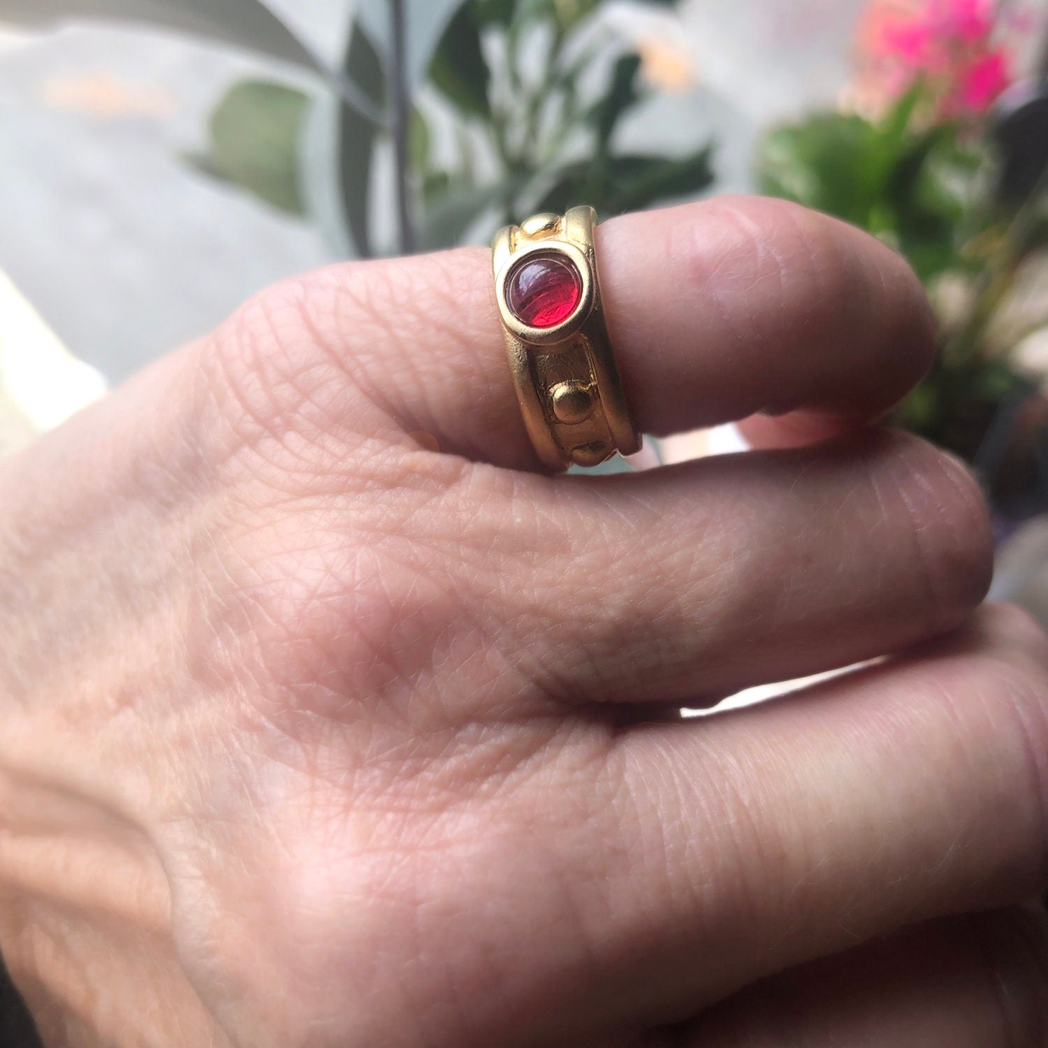 Vintage 1970s Ruby Crystal Solitaire Ring – 18k Yellow Gold Electroplated Brushed Band jewelry image 1