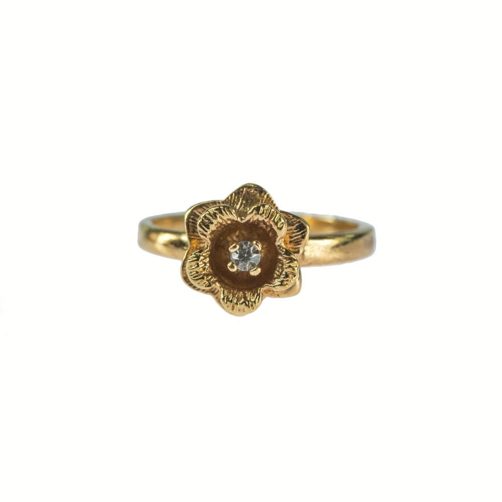 Vintage Flower Ring with Clear Austrian Crystal - 18k Gold Electroplated jewelry image 1