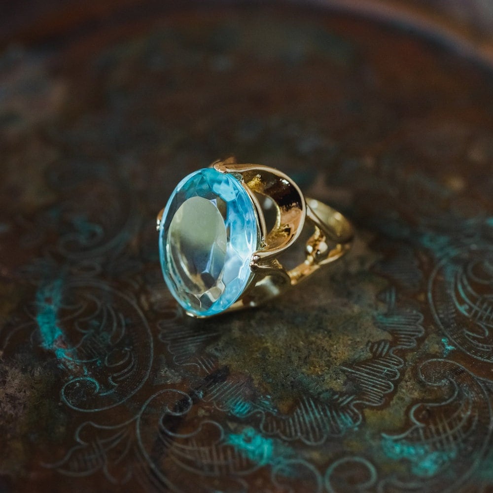 Vintage 1970s Cocktail Ring with Oval Cut Aquamarine Austrian Crystal 18k Gold Electroplated jewelry image 1